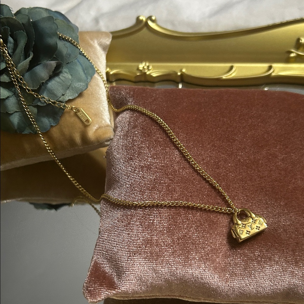 Gold Designer Pendant Necklace